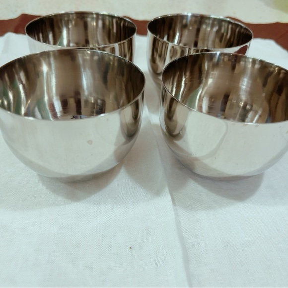 Stainless bowls. Set of 4 - Picture 2 of 3